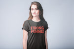 Тениска с надпис Strong Femme