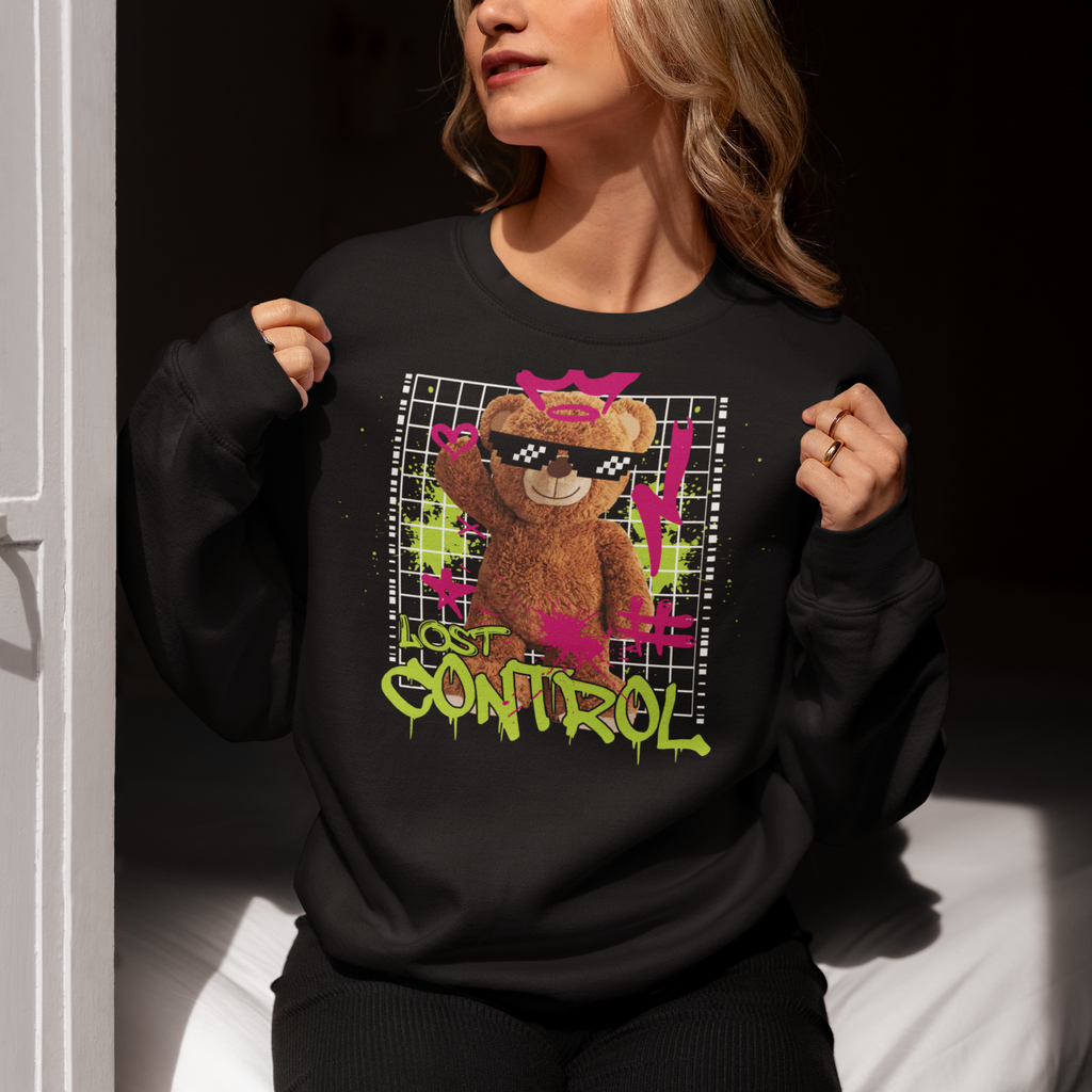 Lost Control - Ватирана блуза с Мече - Unisex Модел