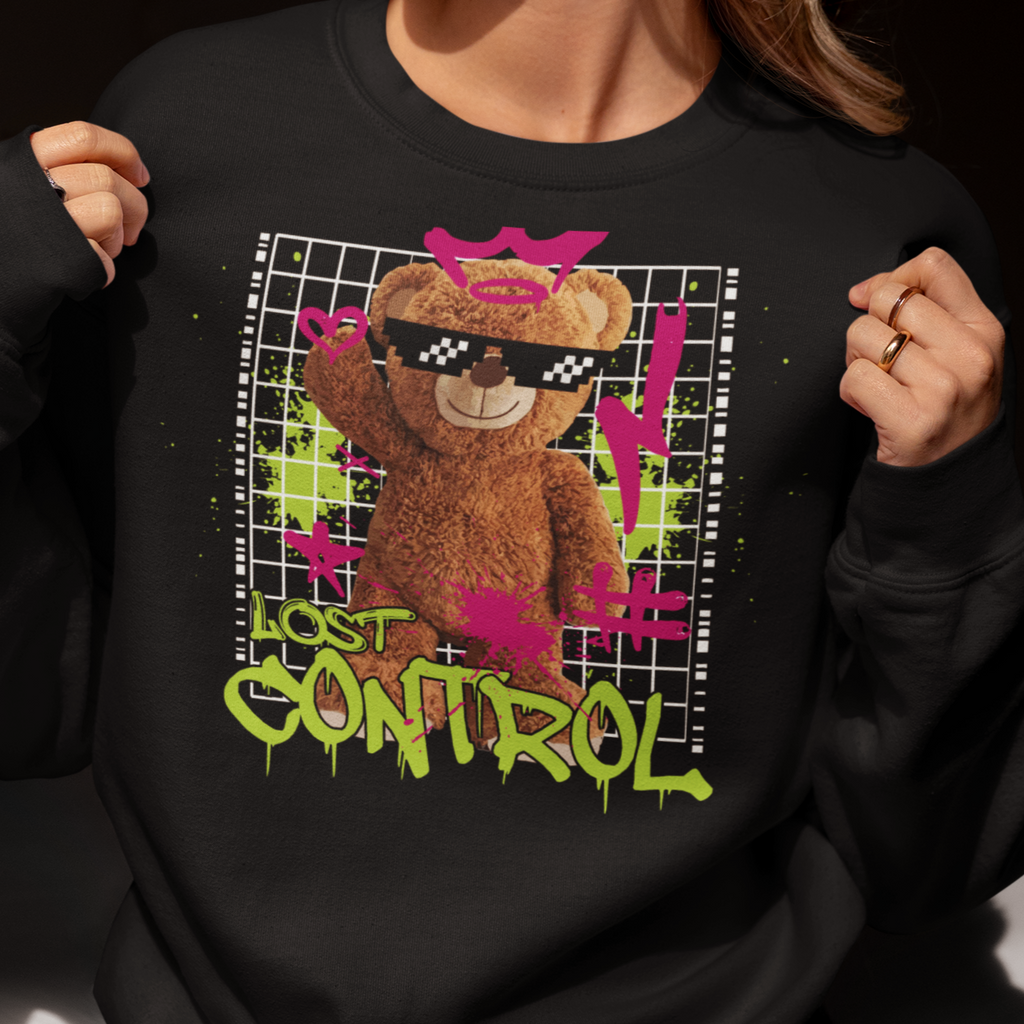 Lost Control - Ватирана блуза с Мече - Unisex Модел