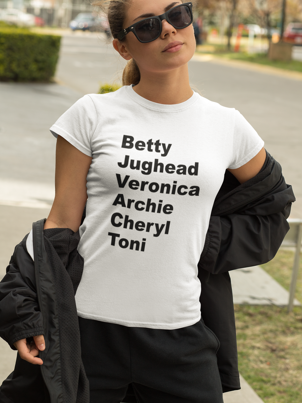 Riverdale тениска с героите от сериала