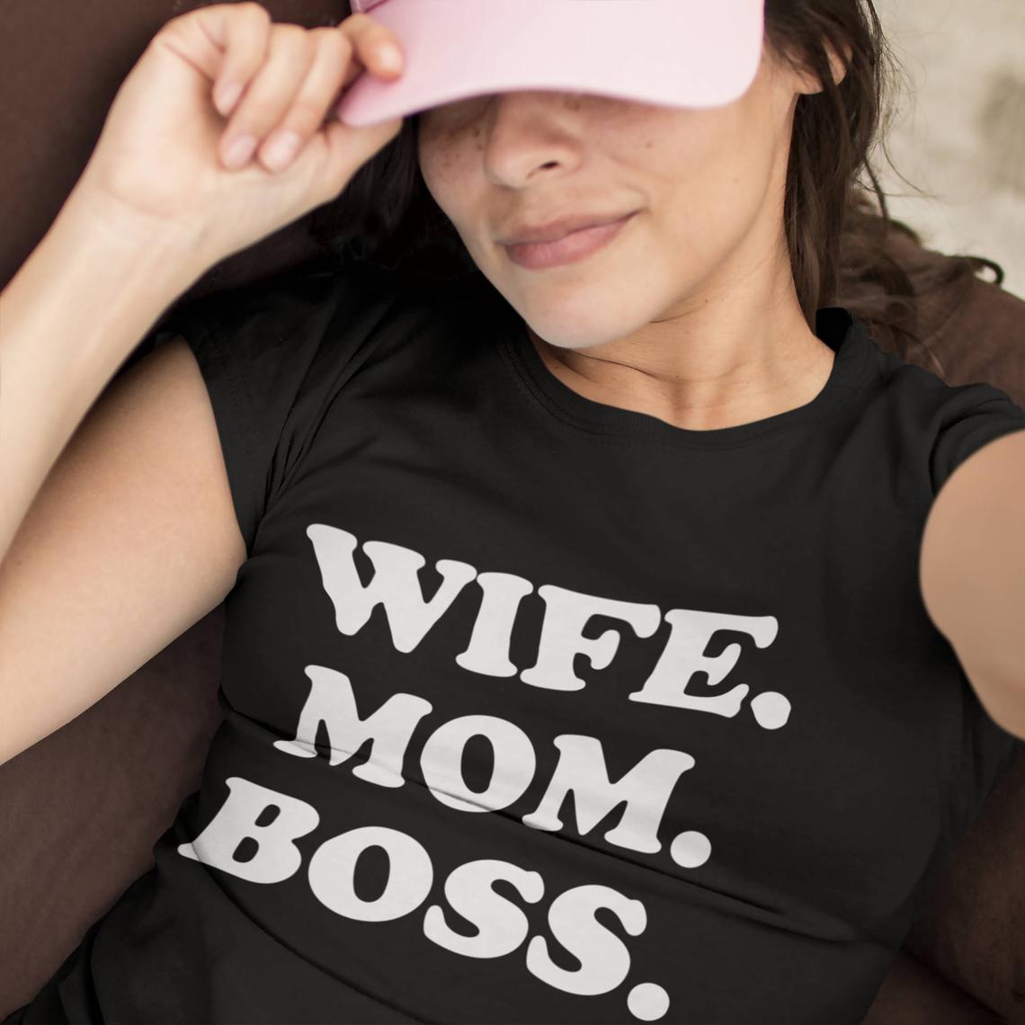 Тениска за майка - Wife Mom Boss