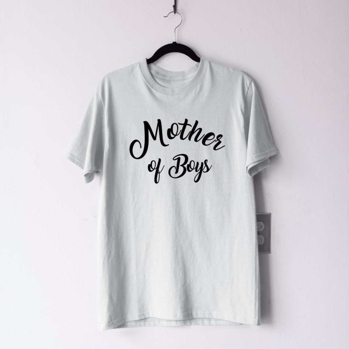Тениска със забавен надпис - Мама на Момчета