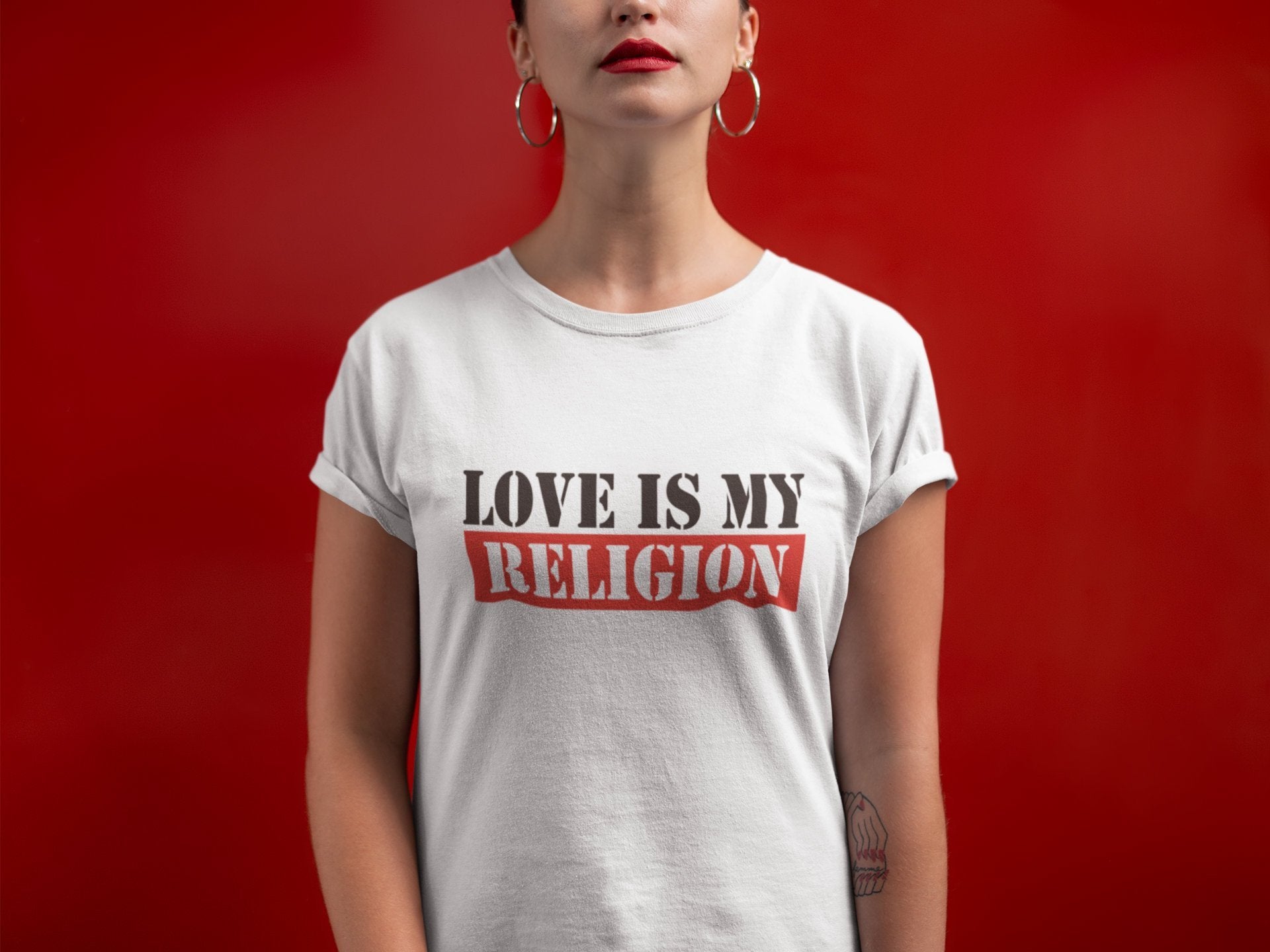 Модерна тениска с щампа - Love Is My Religion