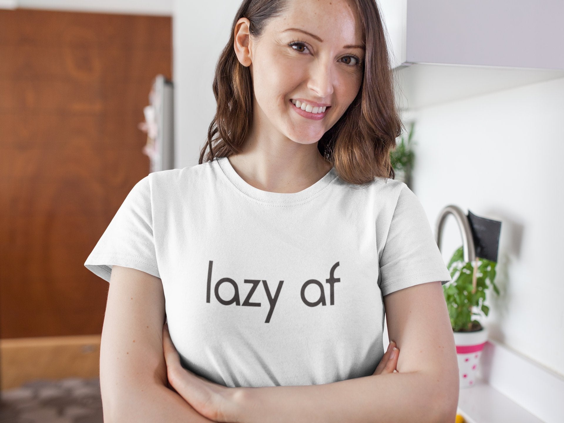 Модерна тениска с щампа - lazy af