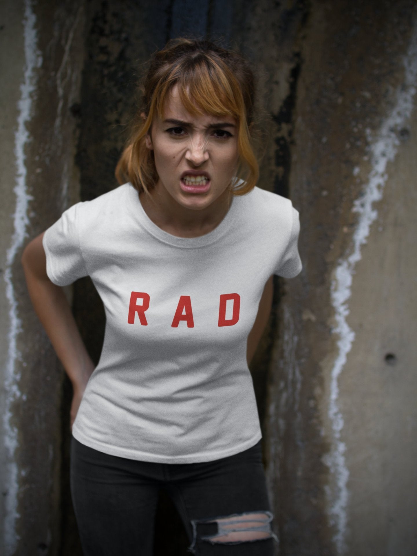 Модерна тениска с надпис RAD